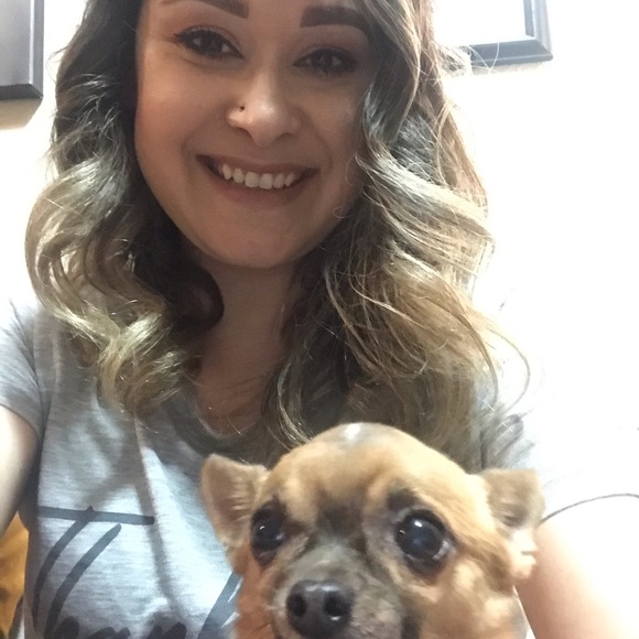 Meet your Posher, Bri - Picture 2 of 4